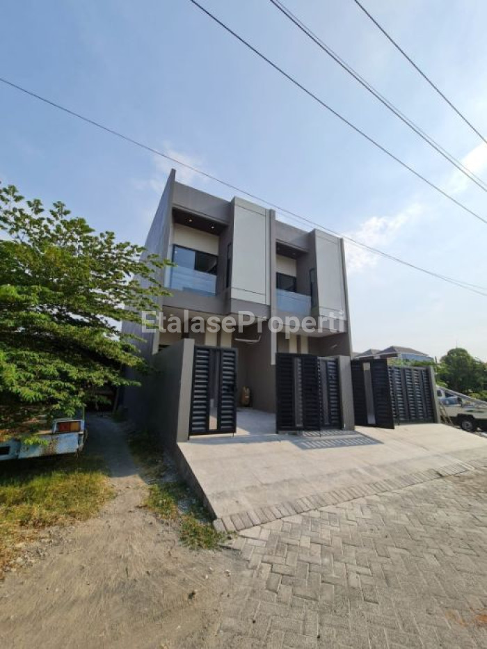 Foto properti Dijual Rumah Baru Di Tenggilis Mejoyo Selatan Surabaya 1