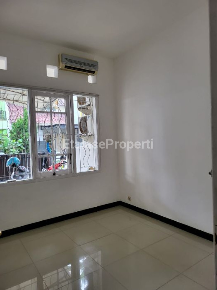 Foto properti DIJUAL RUMAH Di Taman Mutiara. Pakuwon City. Laguna 3