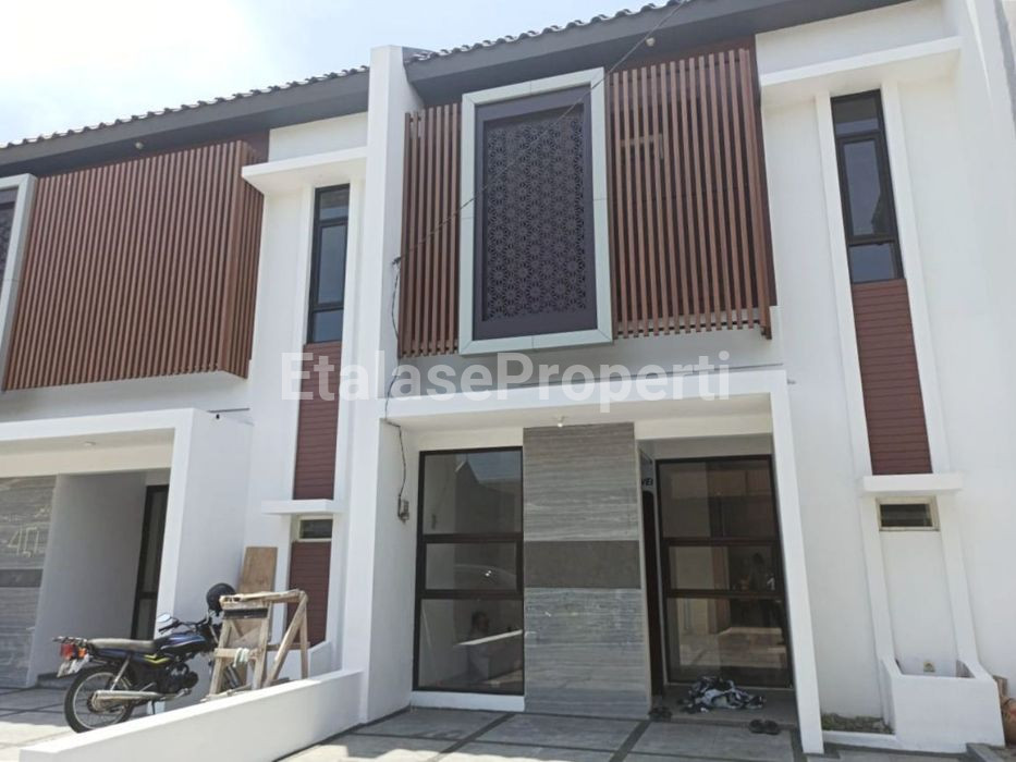 Foto properti Rumah Minimalis Di Royal Paka Dekat UPN Gununganyar Raya MERR 1