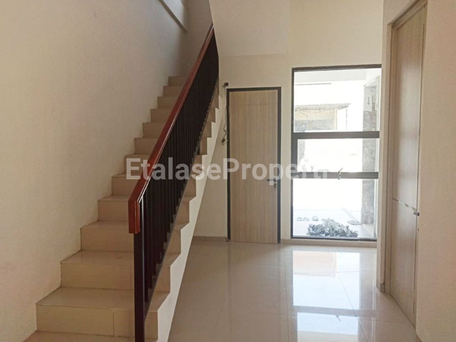 Foto properti Rumah Minimalis Di Royal Paka Dekat UPN Gununganyar Raya MERR 3