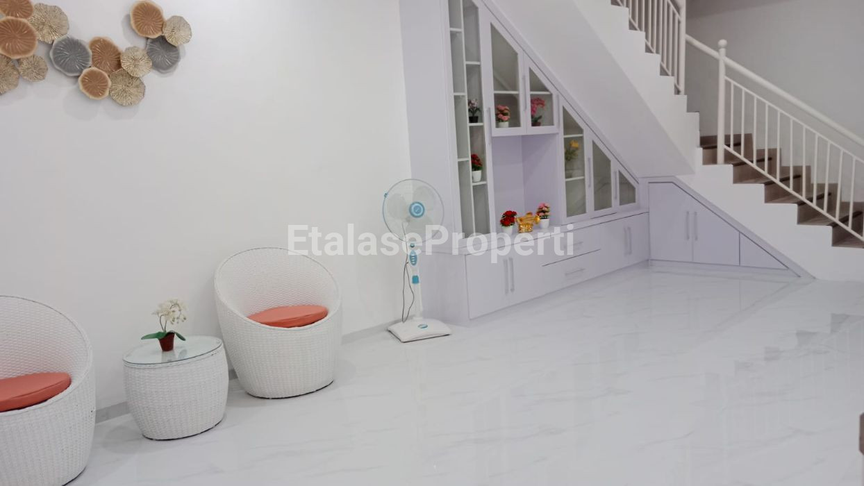 Foto properti Jual Rumah Baru Renov Pakuwon City Taman Mutiara  Dekat Pakuwon City Mall, Cluster Depan Surabaya Timur 5