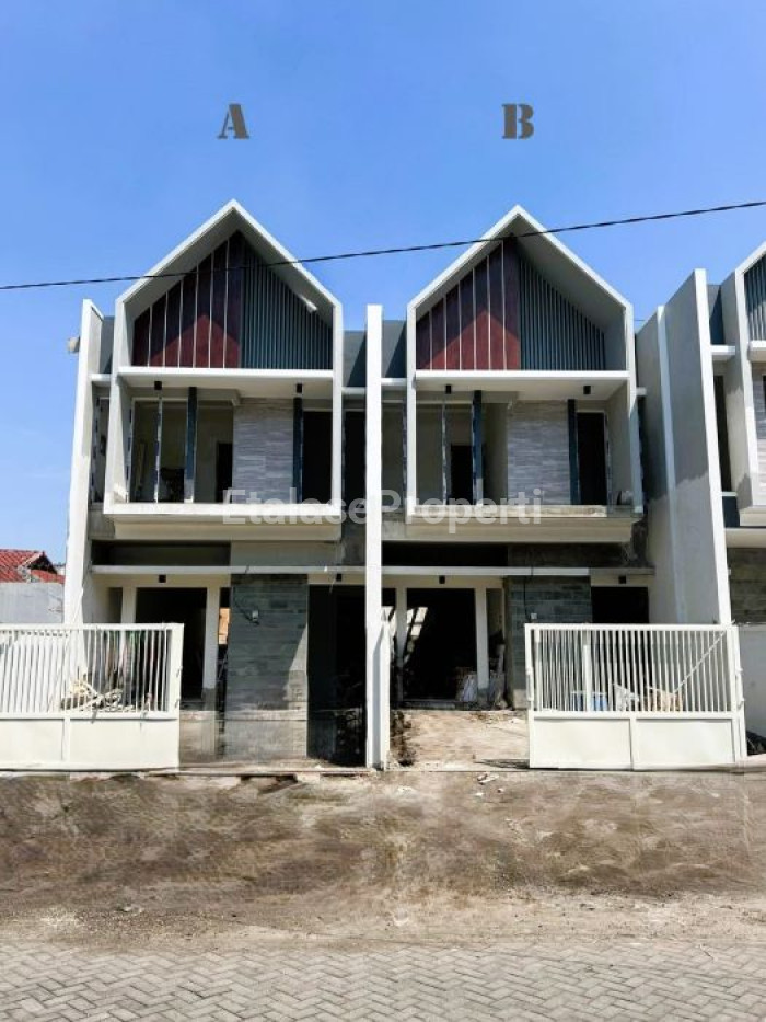 Foto properti Rumah Baru Gress Tenggilis Tengah Dekat Raya Prapen Jemursari Ubaya 2