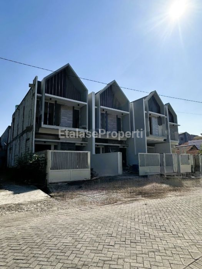 Foto properti Rumah Baru Gress Tenggilis Tengah Dekat Raya Prapen Jemursari Ubaya 7