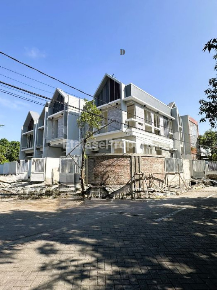Foto properti Rumah Baru Gress Tenggilis Tengah Dekat Raya Prapen Jemursari Ubaya 8