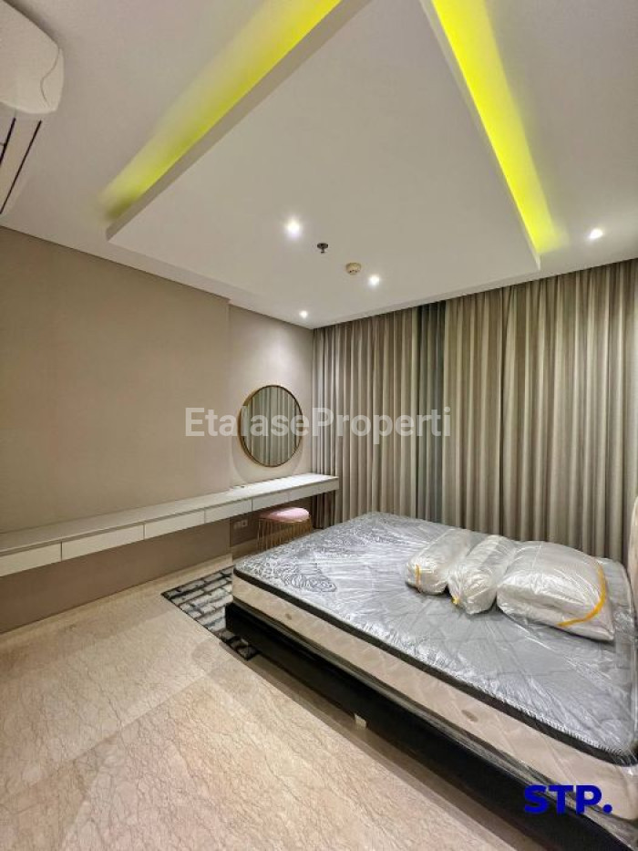 Foto properti Disewakan Apartemen Voila Ciputra World Surabaya 2 Bedroom Private Lift 6