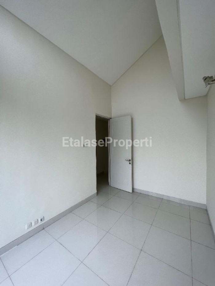Foto properti Dijual RUMAH GRAND PAKUWON ADELAIDE 2