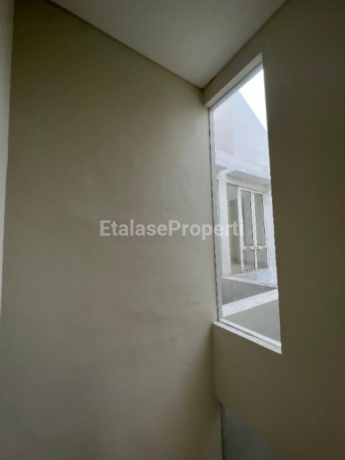 Foto properti Dijual RUMAH GRAND PAKUWON ADELAIDE 4