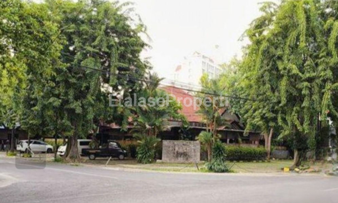 Foto properti Rumah Usaha Tengah Kota Cocok Untuk Resto , Cafe, Kantor, Dll 1