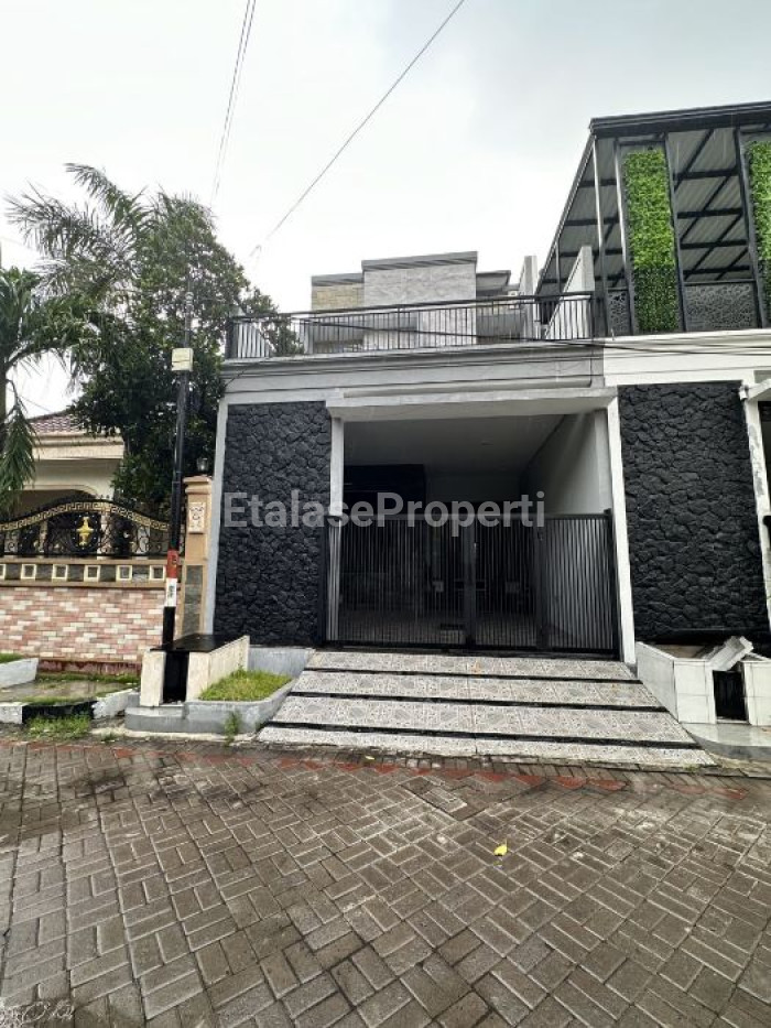 Foto properti Rumah Di Jemur Andayani Siap Huni Dekat RSI Jemursari Kendangsari Petra 1