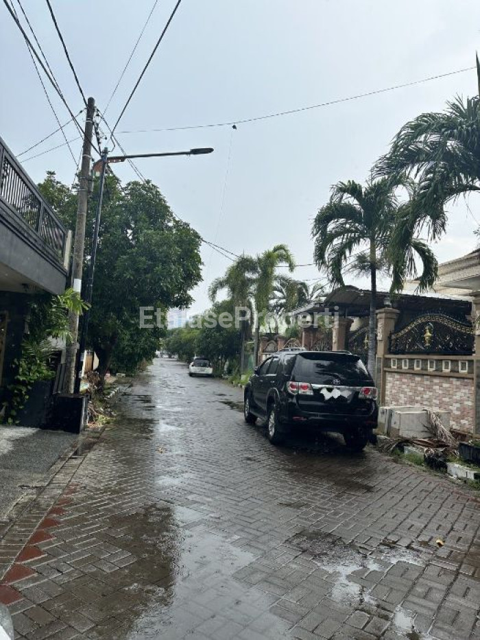 Foto properti Rumah Di Jemur Andayani Siap Huni Dekat RSI Jemursari Kendangsari Petra 2