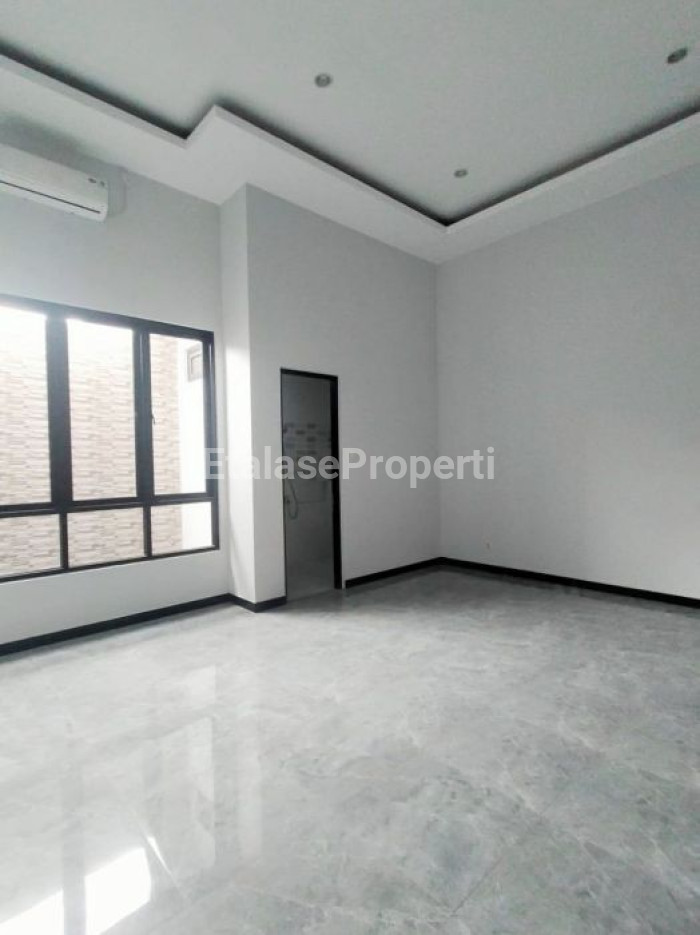Foto properti Rumah Di Jemur Andayani Siap Huni Dekat RSI Jemursari Kendangsari Petra 4