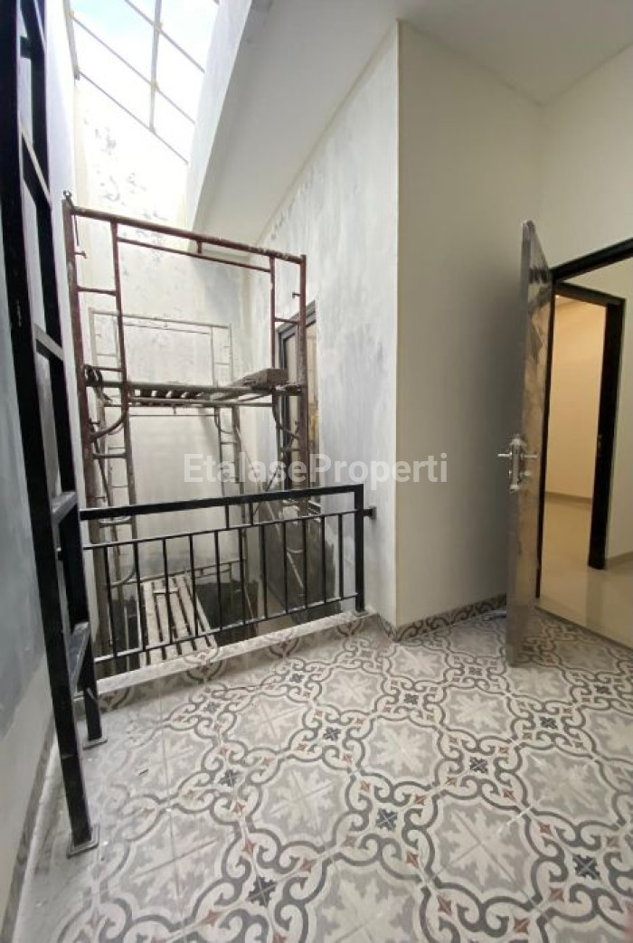 Foto properti Dijual Cepat Rumah Baru Gress Di Rungkut Mapan Tengah 5
