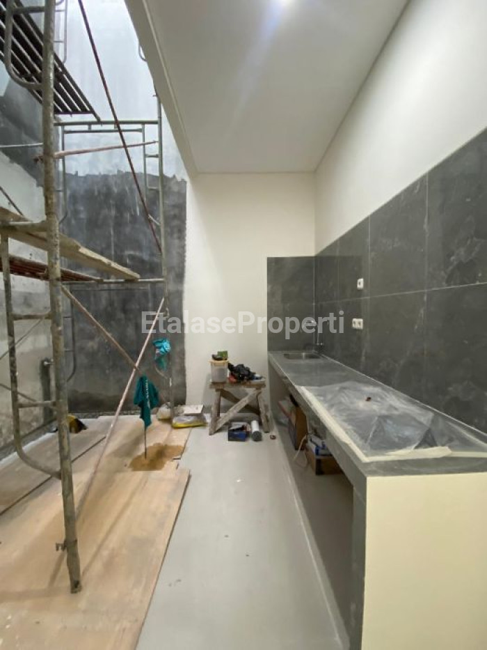 Foto properti Dijual Cepat Rumah Baru Gress Di Rungkut Mapan Tengah 10