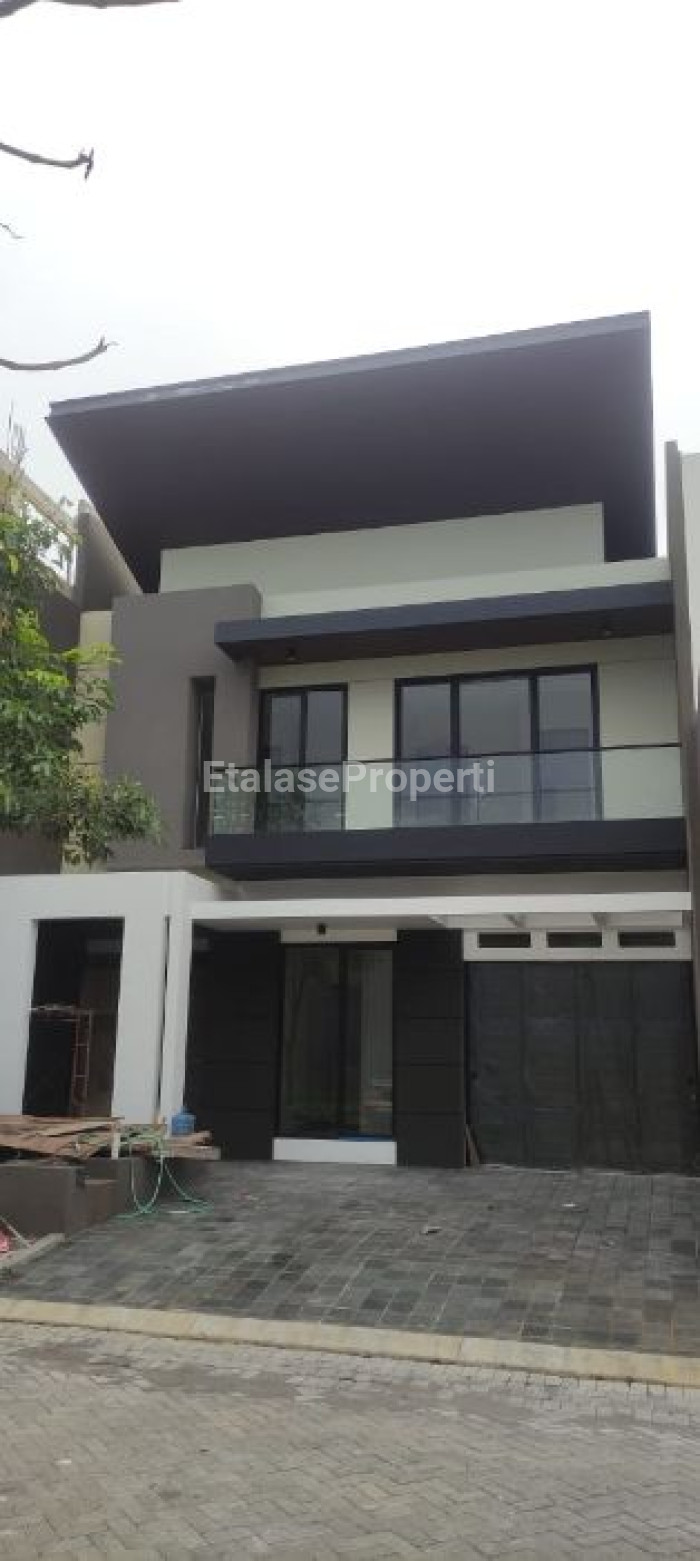 Foto properti RUMAH BARU GRESS MINIMALIS WOODLAND CITRALAND 1