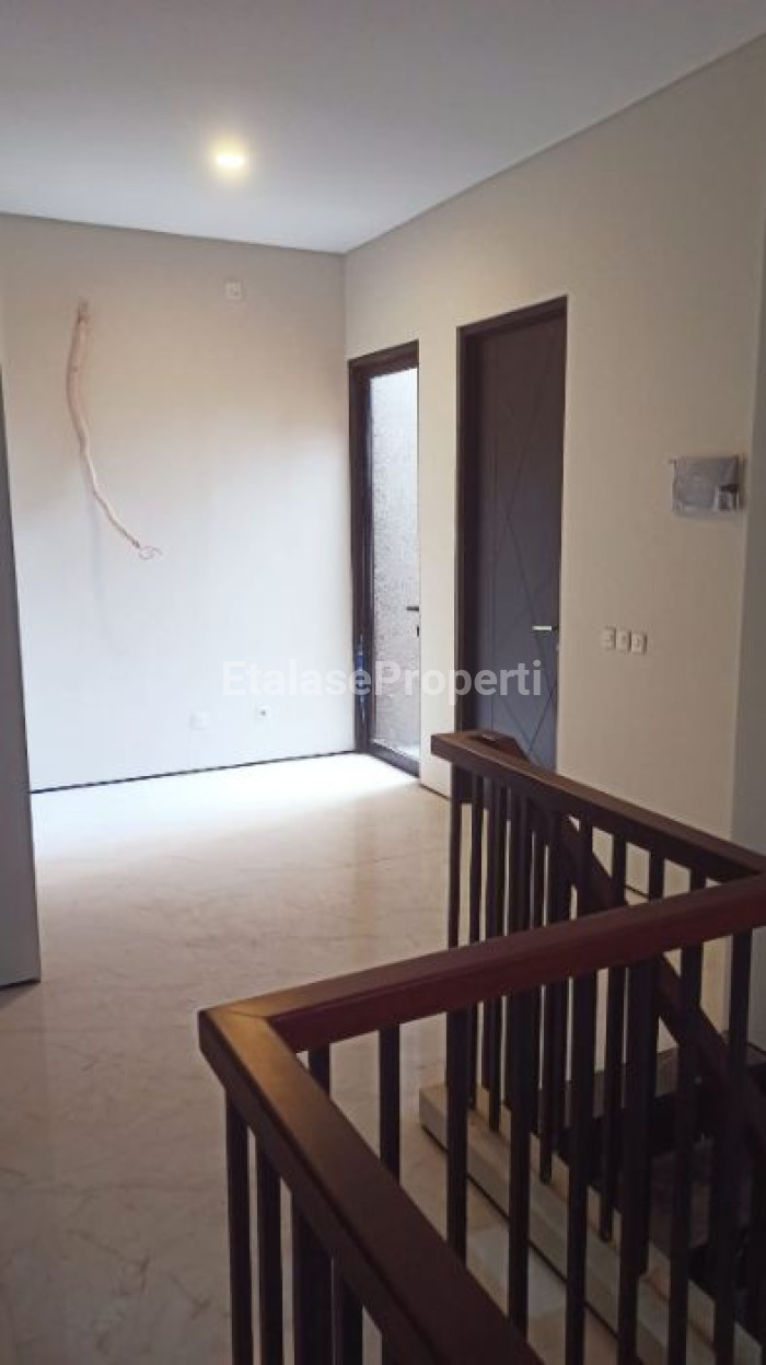 Foto properti RUMAH BARU GRESS MINIMALIS WOODLAND CITRALAND 3