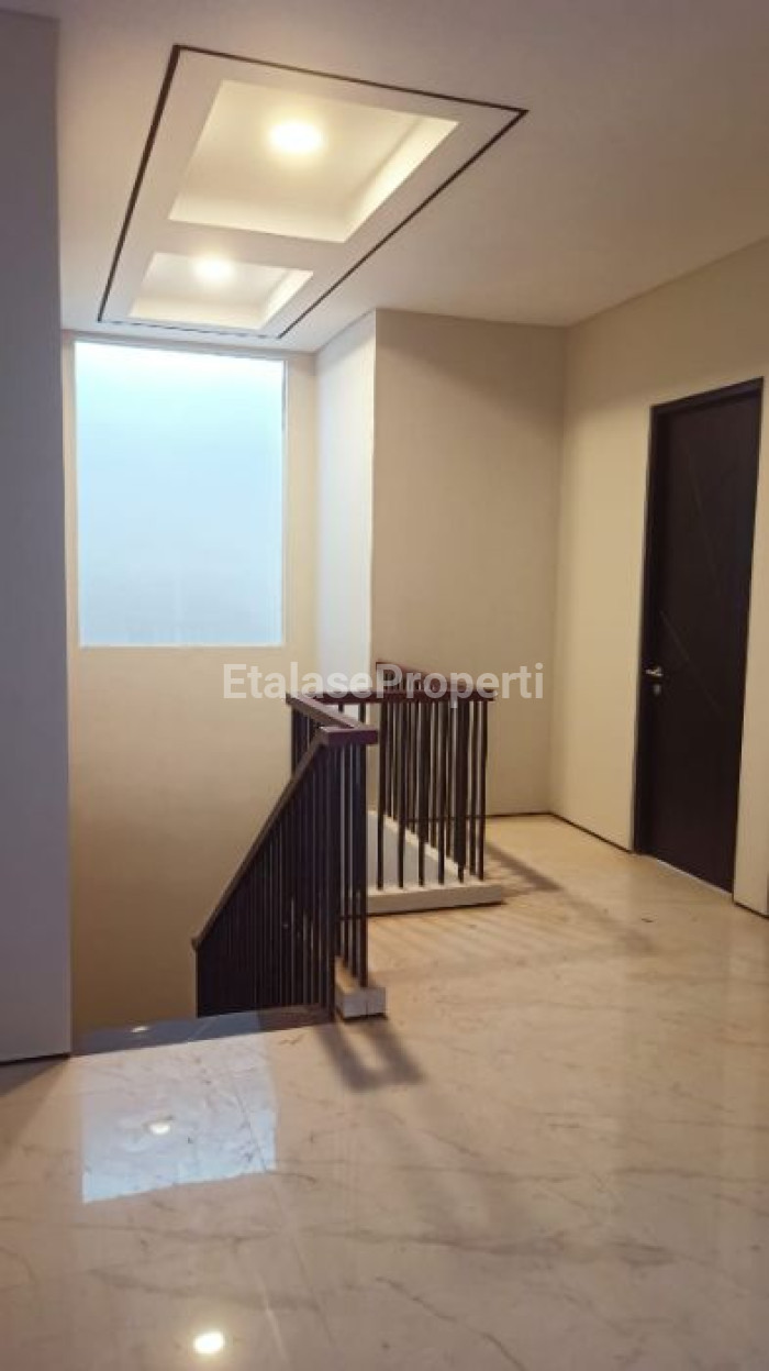 Foto properti RUMAH BARU GRESS MINIMALIS WOODLAND CITRALAND 6