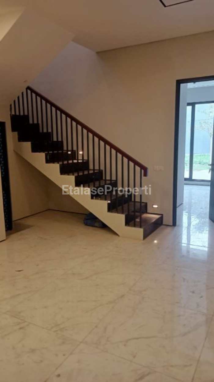 Foto properti RUMAH BARU GRESS MINIMALIS WOODLAND CITRALAND 7