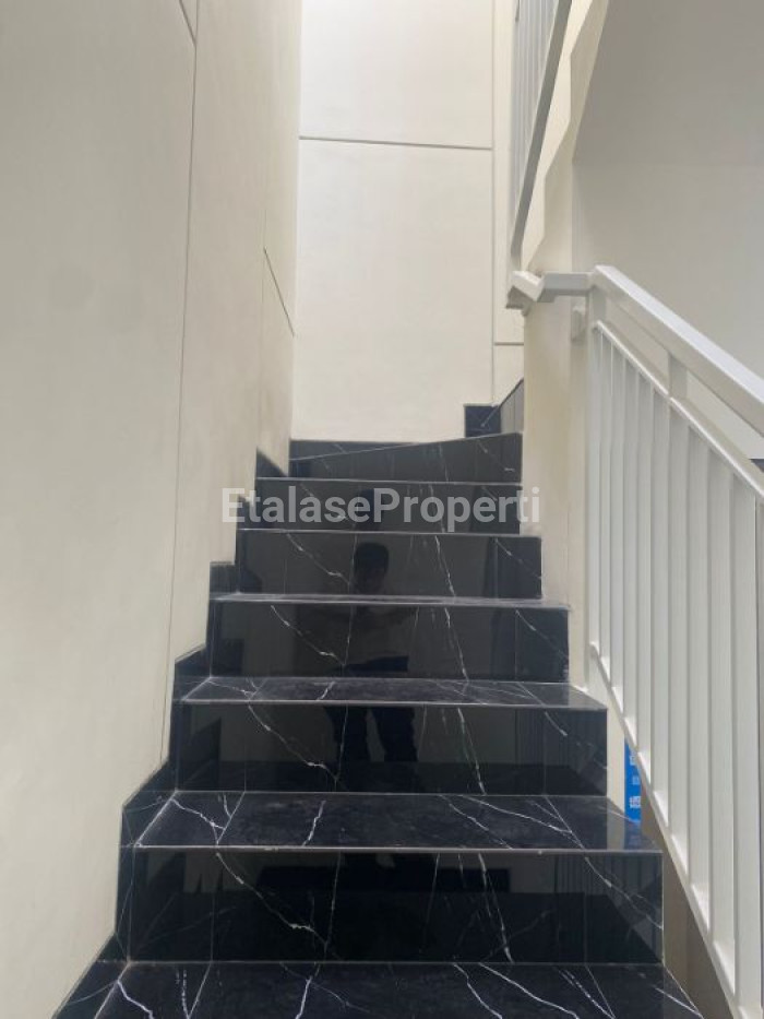 Foto properti DIJUAL RUMAH BARU GRESS BARUK TENGAH SELANGKAH DARI MERR 4
