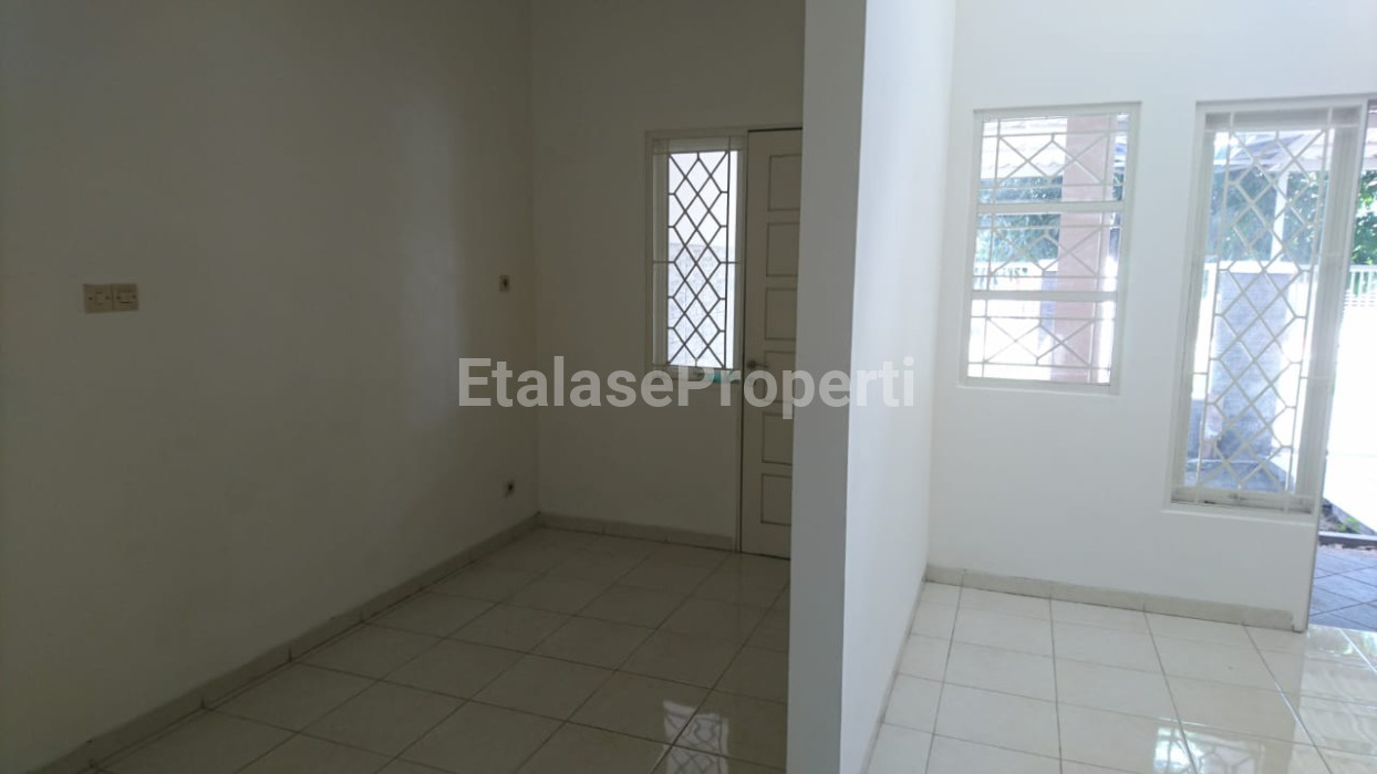 Foto properti Rumah Di Purimas Gununganyar Di Jalan Boulevard Selangkah Ke MERR 4