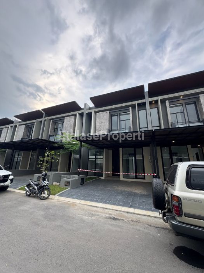 Foto properti Rumah Disewakan Di Citraland Utama Surabaya Dekat Gwalk, Ciputra Dll 1