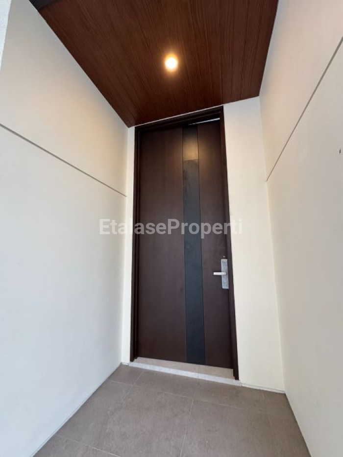 Foto properti Rumah Disewakan Di Citraland Utama Surabaya Dekat Gwalk, Ciputra Dll 2