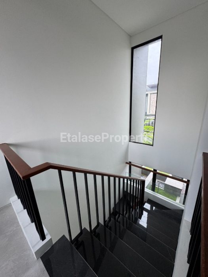 Foto properti Rumah Disewakan Di Citraland Utama Surabaya Dekat Gwalk, Ciputra Dll 6