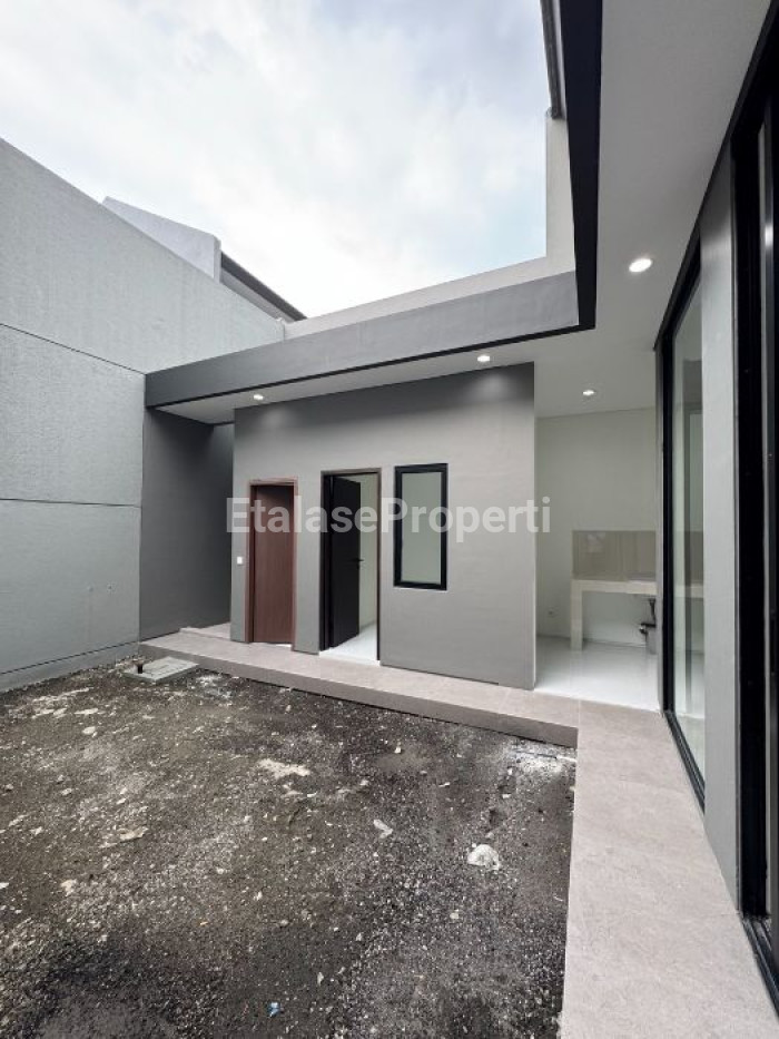 Foto properti Rumah Disewakan Di Citraland Utama Surabaya Dekat Gwalk, Ciputra Dll 9