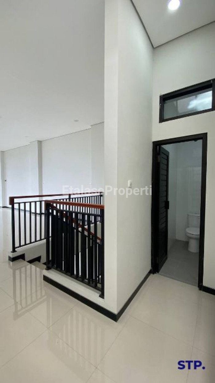 Foto properti 6 Unit Jejer, Ruko 3 Lantai Di Area Margorejo Indah Tipe F 8