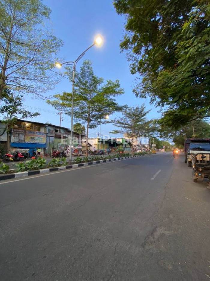Foto properti Jual Rumah Hitung Tanah Di Jl. Pandegiling Surabaya Pusat 2