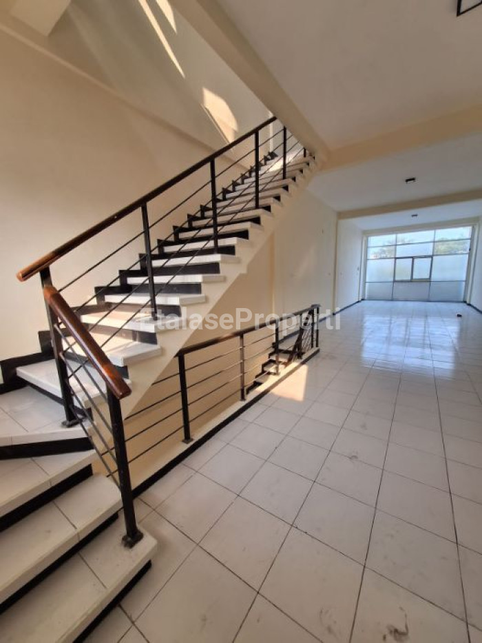 Foto properti RUKO PUSAT KOTA . PARKIR BANYAK 1