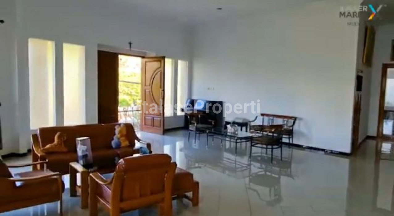 Foto properti Strategis Di Tengah Kota  Surabaya, DISEWAKAN Rumah Jalan Kusuma Bangsa 2