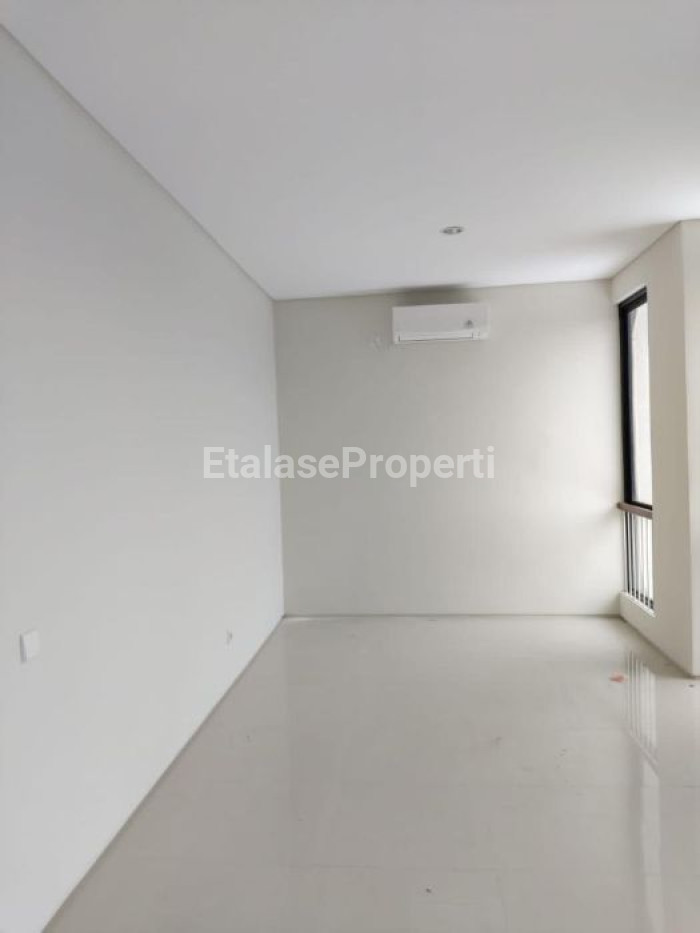 Foto properti Dijual/Disewakan  Rumah View Lake 5
