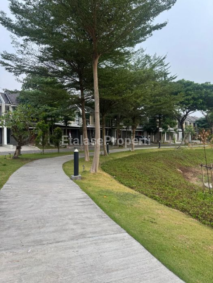 Foto properti Dijual/Disewakan  Rumah View Lake 9