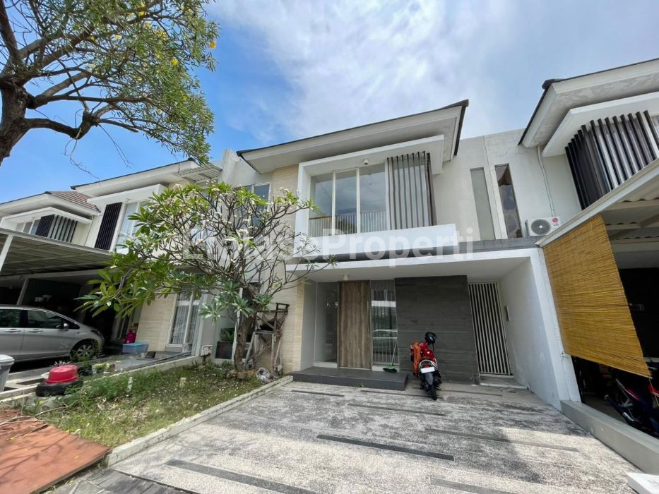 Foto properti *Dijual Rumah Pelican Hill, Surabaya Barat* 1