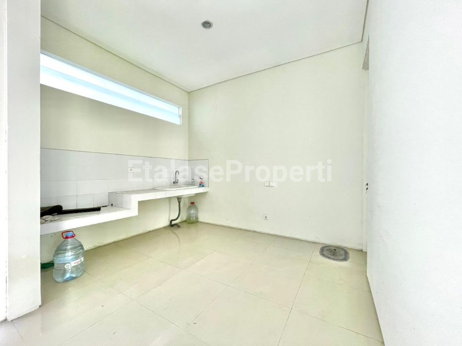 Foto properti *Dijual Rumah Pelican Hill, Surabaya Barat* 4