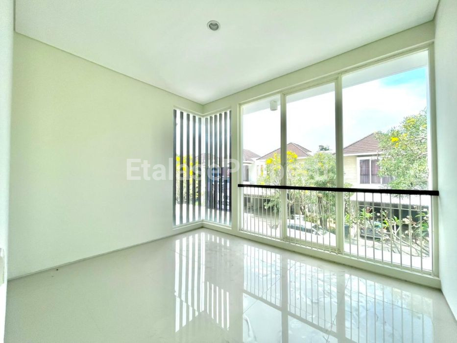 Foto properti *Dijual Rumah Pelican Hill, Surabaya Barat* 5