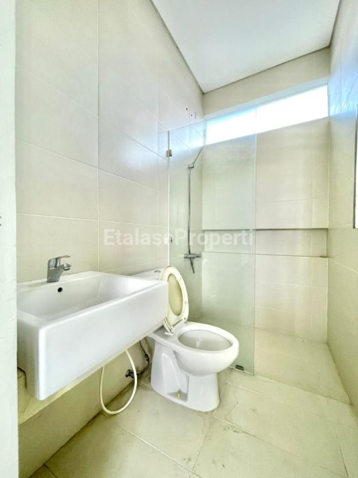 Foto properti *Dijual Rumah Pelican Hill, Surabaya Barat* 6