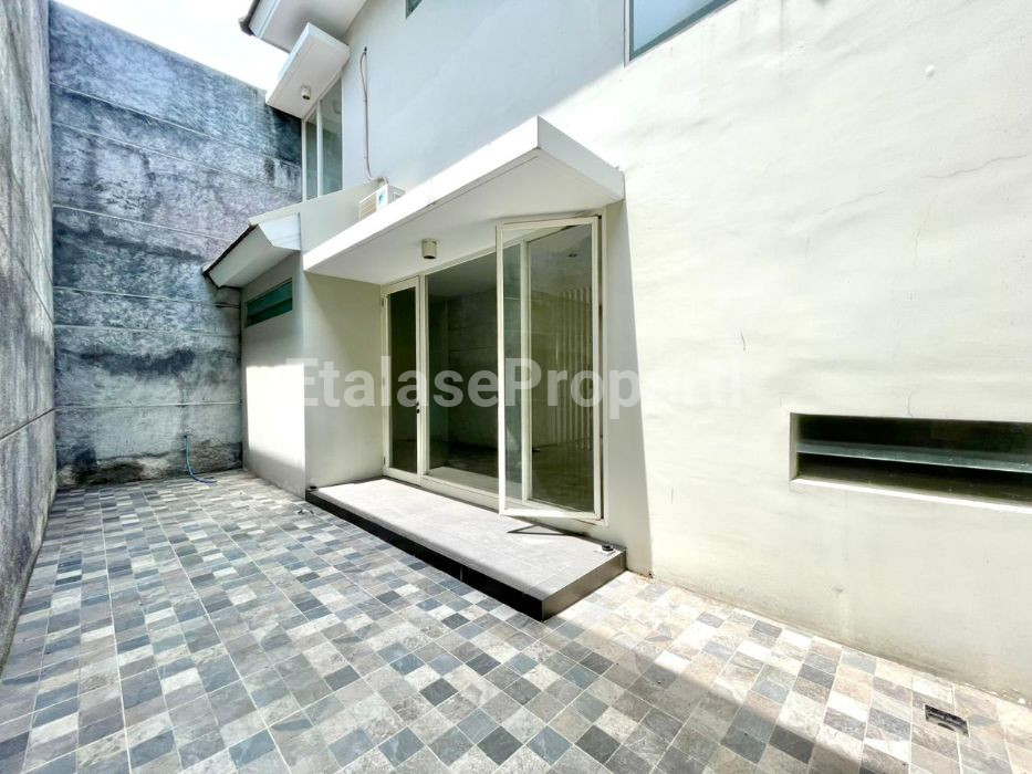 Foto properti *Dijual Rumah Pelican Hill, Surabaya Barat* 7