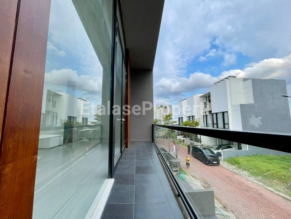 Foto properti *Dijual Rumah Baru Gress, Dian Istana Nexus* 7