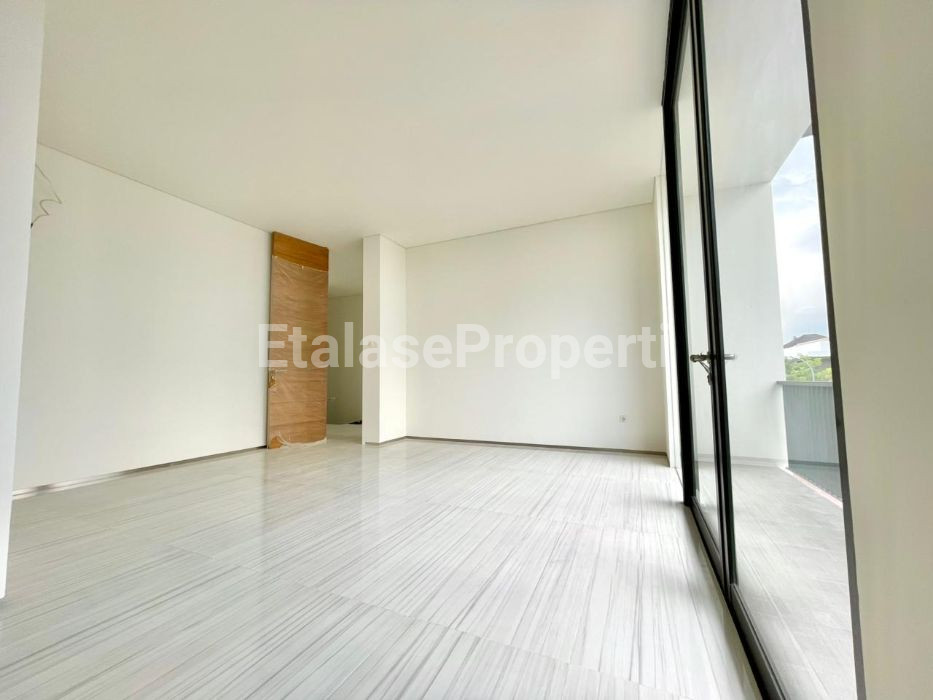 Foto properti *Dijual Rumah Baru Gress, Dian Istana Nexus* 6