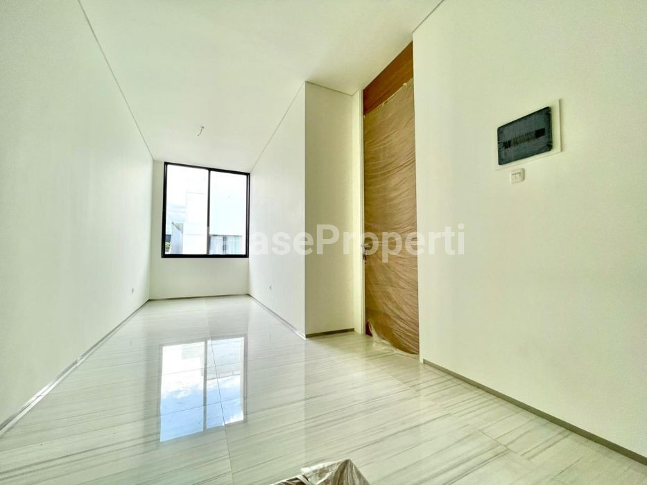 Foto properti *Dijual Rumah Baru Gress, Dian Istana Nexus* 8