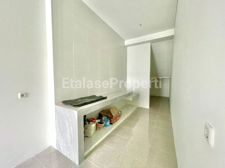 Foto properti *Dijual Rumah Baru Gress, Dian Istana Nexus* 9