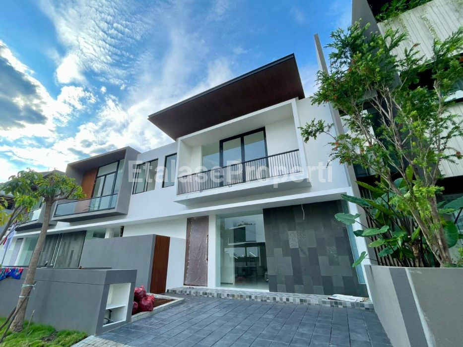 Foto properti *Dijual Rumah Baru Gress, Dian Istana Nexus* 1