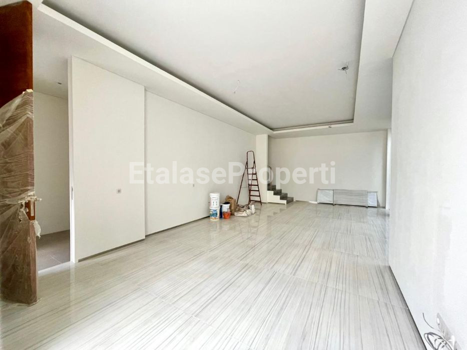 Foto properti *Dijual Rumah Baru Gress, Dian Istana Nexus* 2