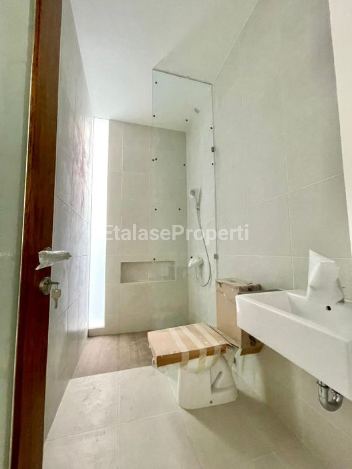 Foto properti *Dijual Rumah Baru Gress, Dian Istana Nexus* 6