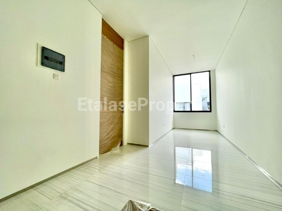 Foto properti *Dijual Rumah Baru Gress, Dian Istana Nexus* 7