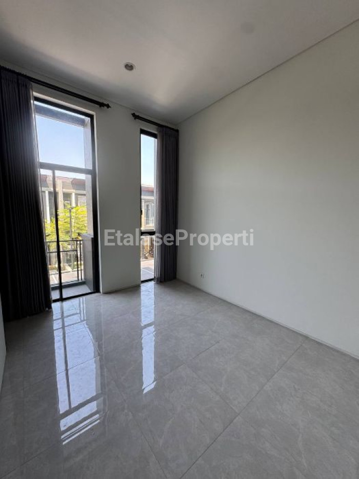 Foto properti Rumah Disewakan Di Citraland Utama Surabaya Dekat Gwalk, Kampus Ciputra, Pakuwon Mall 4