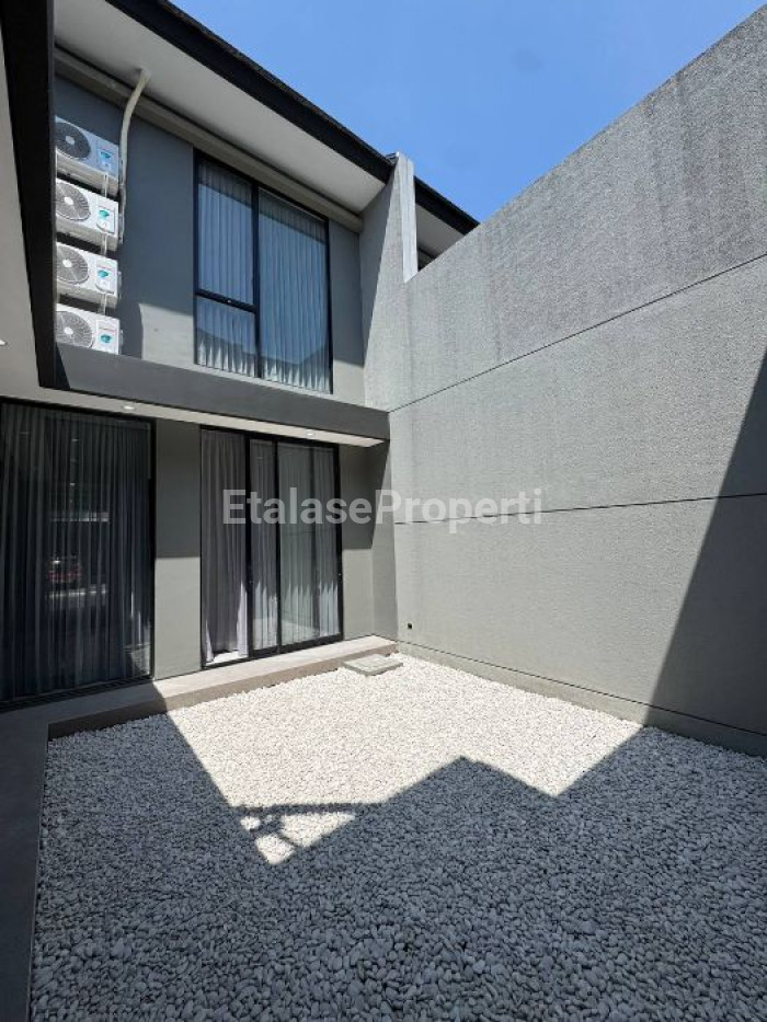 Foto properti Rumah Disewakan Di Citraland Utama Surabaya Dekat Gwalk, Kampus Ciputra, Pakuwon Mall 9