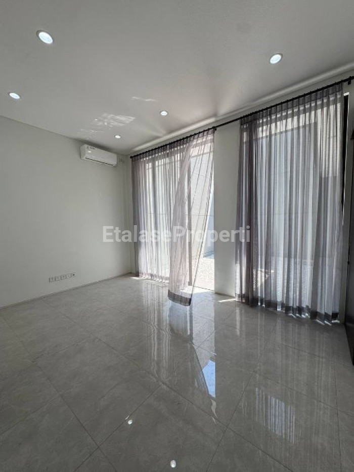 Foto properti Rumah Disewakan Di Citraland Utama Surabaya Dekat Gwalk, Kampus Ciputra, Pakuwon Mall 10