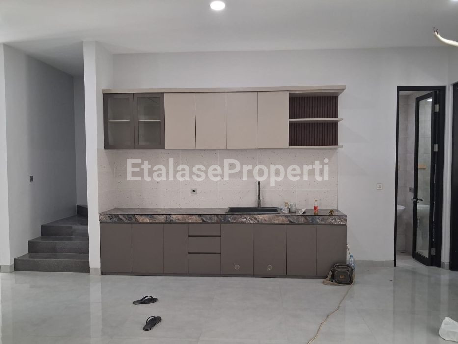 Foto properti Dijual Rumah Modern Baru Gress Manyar Jaya Dekat Gubeng Galaxy Mall 2
